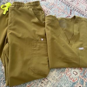 Martini olive women’s scrubs